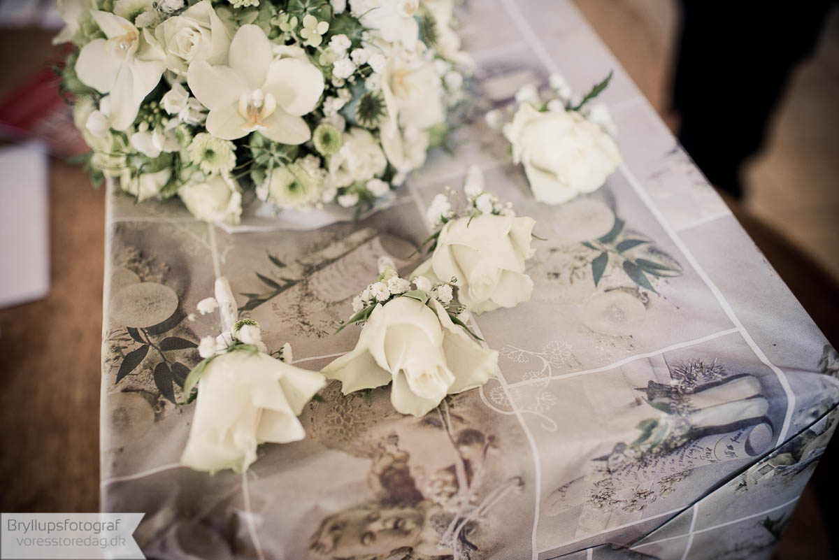 Billeder af brudebuketter og blomsterpynt til bryllup